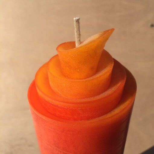 türkis rot orange gerollte Streifen Kerze – Bild 2