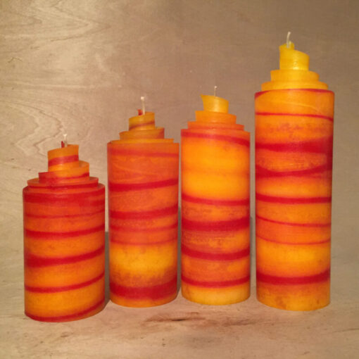 orange rote Adventskerzen
