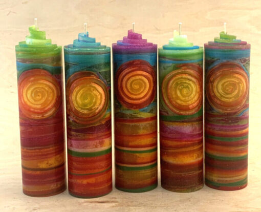 bunte Osterkerze mit Spirale – Bild 3