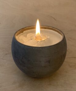 Schmelzlicht Windlicht „Renatus“ im basalt dunkelgrau bauchigen Tontopf